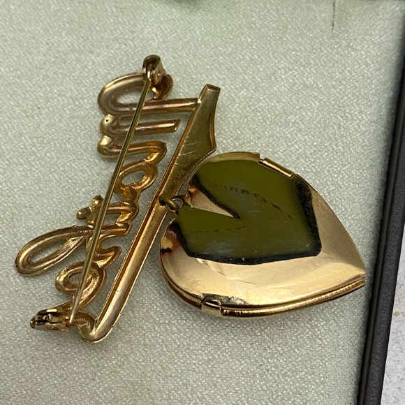 Vintage MOTHER Brooch Sweetheart Dangling Heart Locket Cameo Mother Of Pearl Pin - Picture 8 of 16